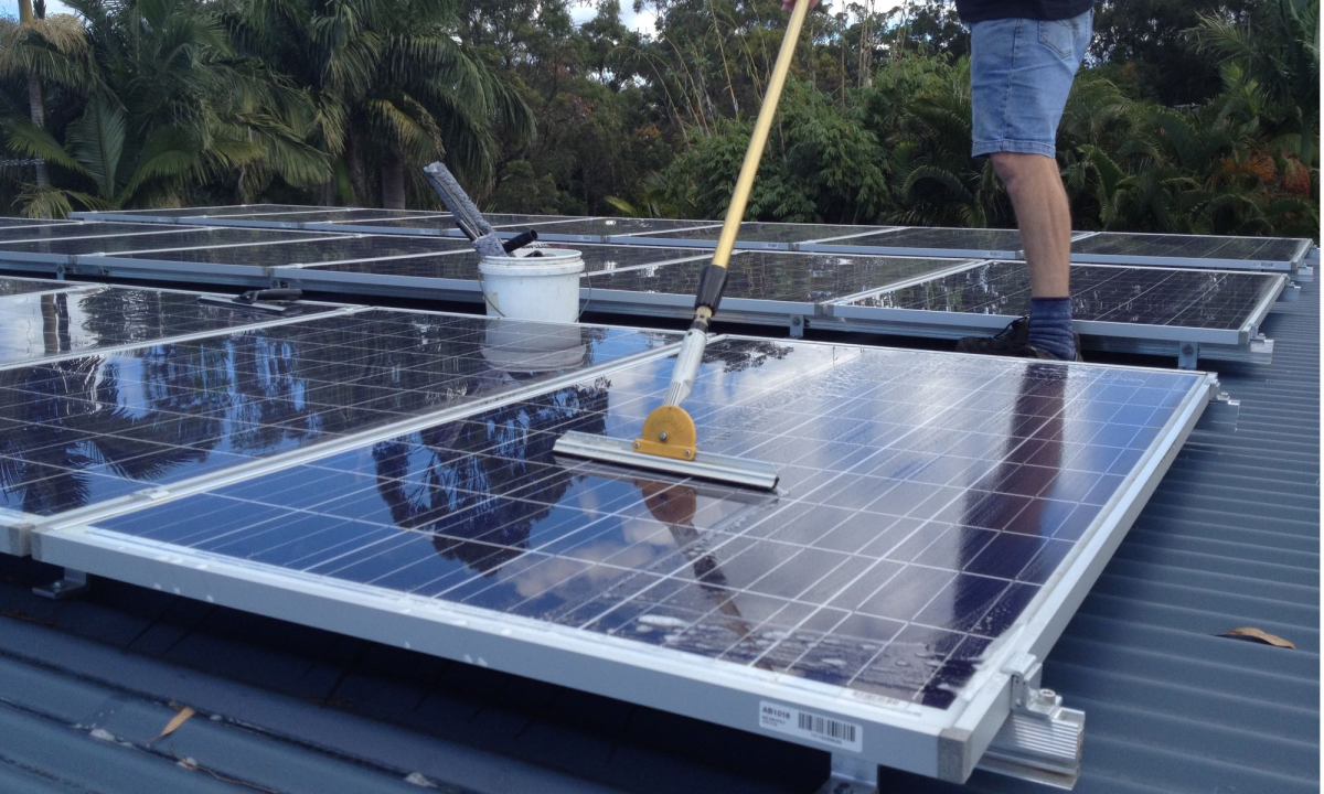 Cleaning and Maintenance of Solar Panels - Energy Dawnice