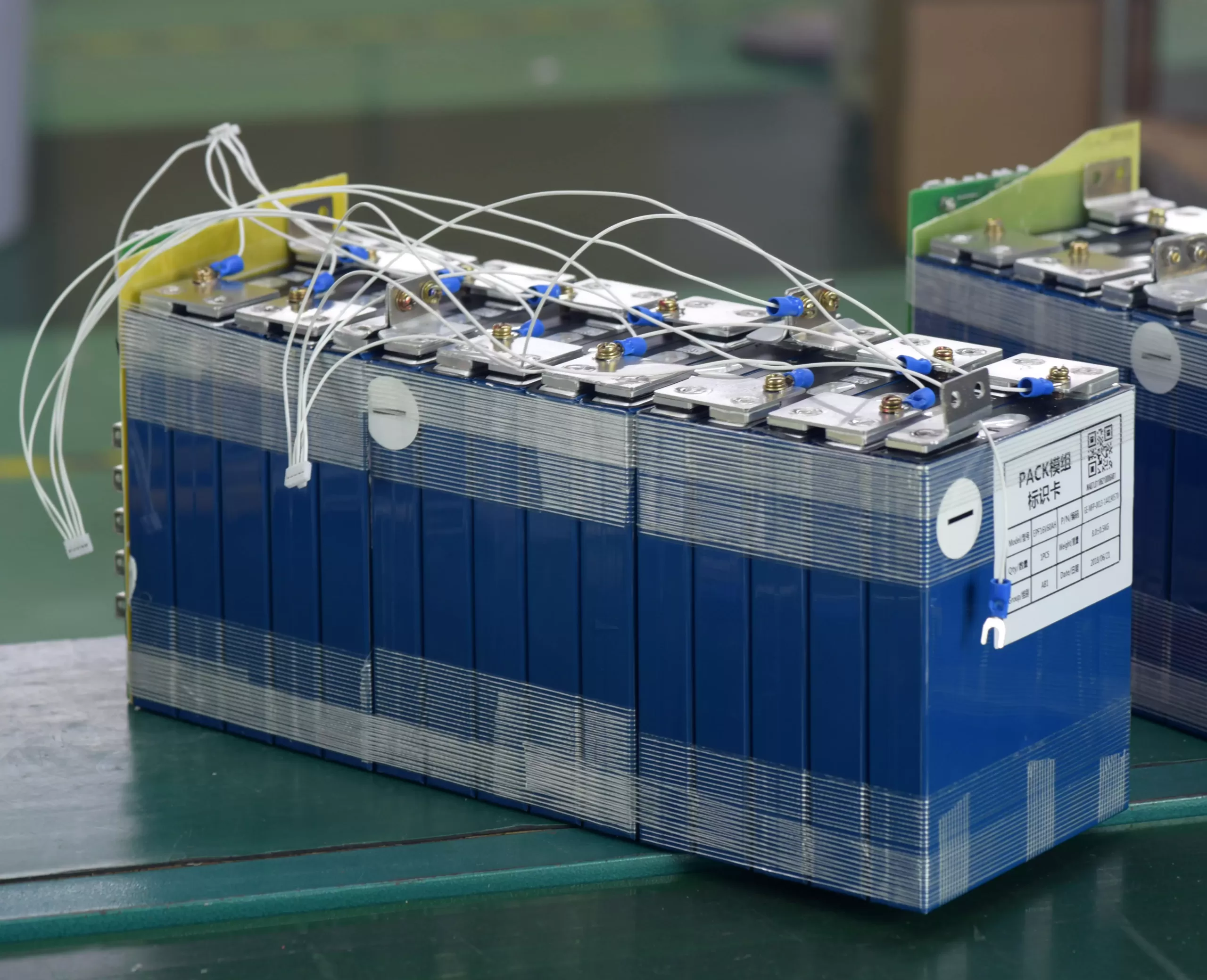 2-volt-100-amp-hour-lithium-battery