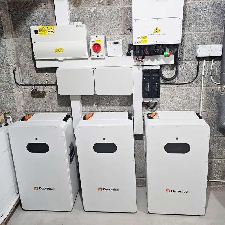sunsynk-inverter-with-dawnice-10kwh-wall-mount-battery-uk-case