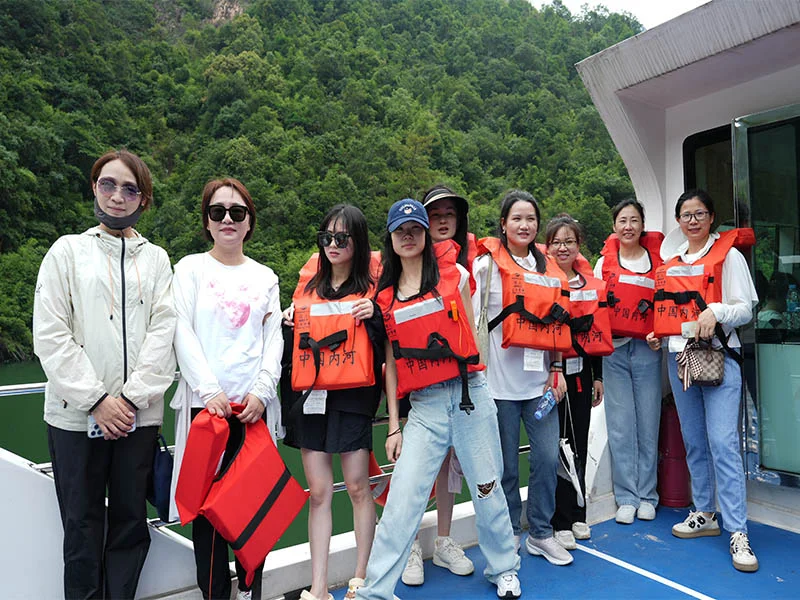 life-cruise-lifejacket